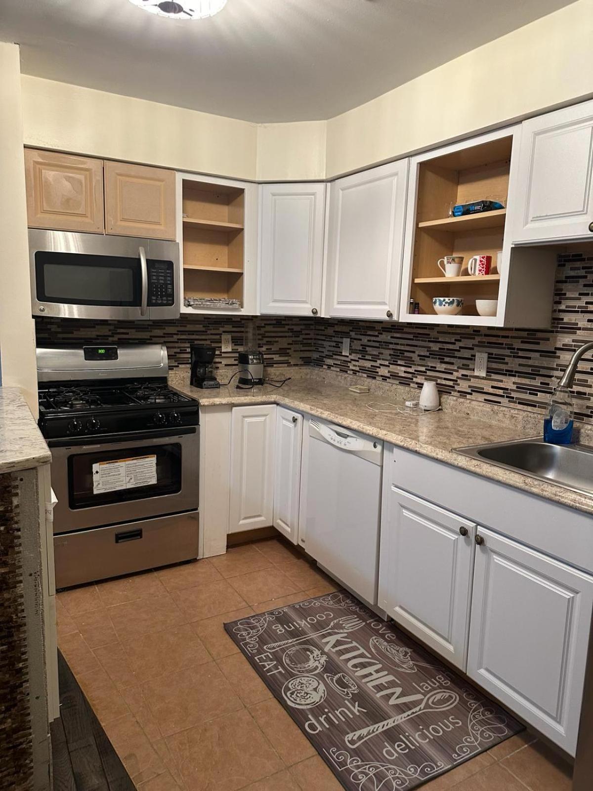 Divine Villa And Resorts 67 Sherman 5Mins To Ewr Airport And 4Mins To Penn Station Newark, 20Mins To New York Exteriör bild